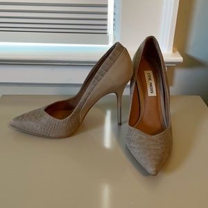 Steve Madden Grey Croc Pumps